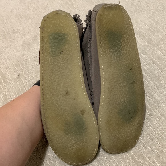 Beautiful handmade grey moccasins - Picture 3 of 4